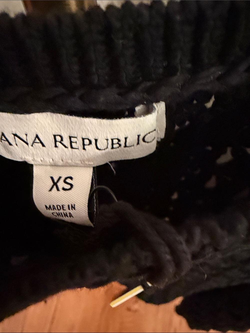 Banana Republic Black Crochet Openwork cropped Crewneck Sweater, bell sleeve NWT - Picture 9 of 10